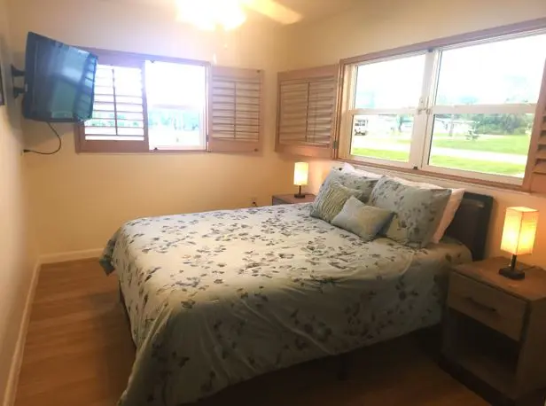 Queen Room (Bedroom 2) - Features & Reserve Now